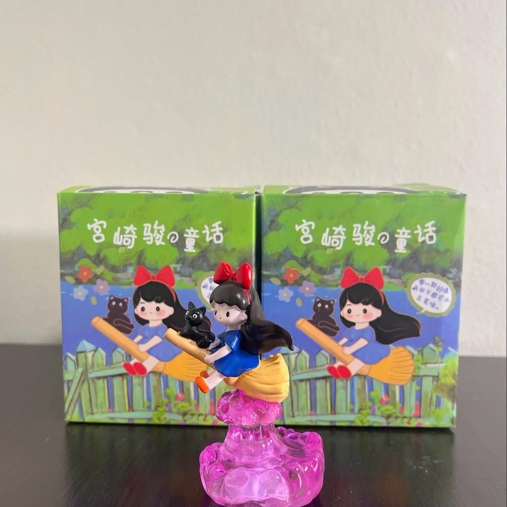 Kiki’s Delivery Service Light-Up Figurine ✨ (Pink Base)